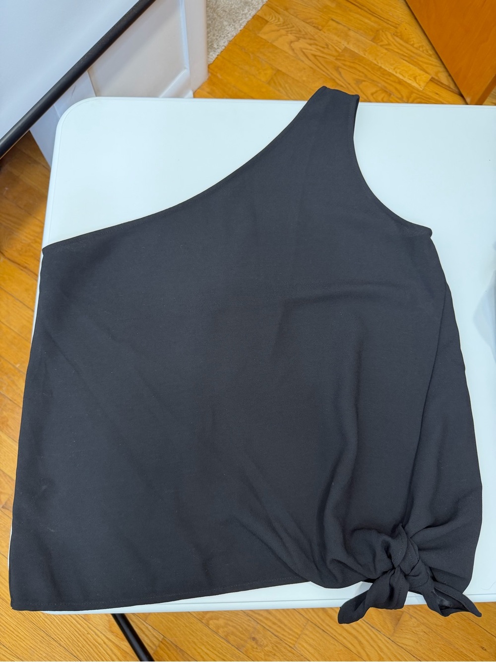 White House Black Market Black One-Shoulder Tie Hem Top Size 8 - Picture 3 of 6